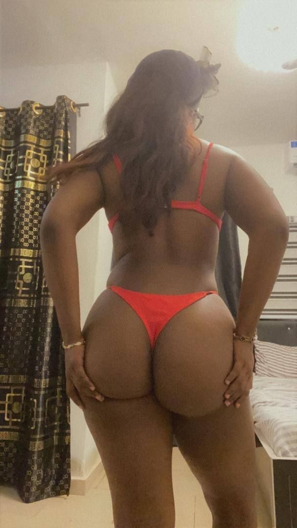 I’m a real ebony babe available to link up and have some fun Incall or outcall Telegram: munalove606 signal: Munarose.25 - Image 2